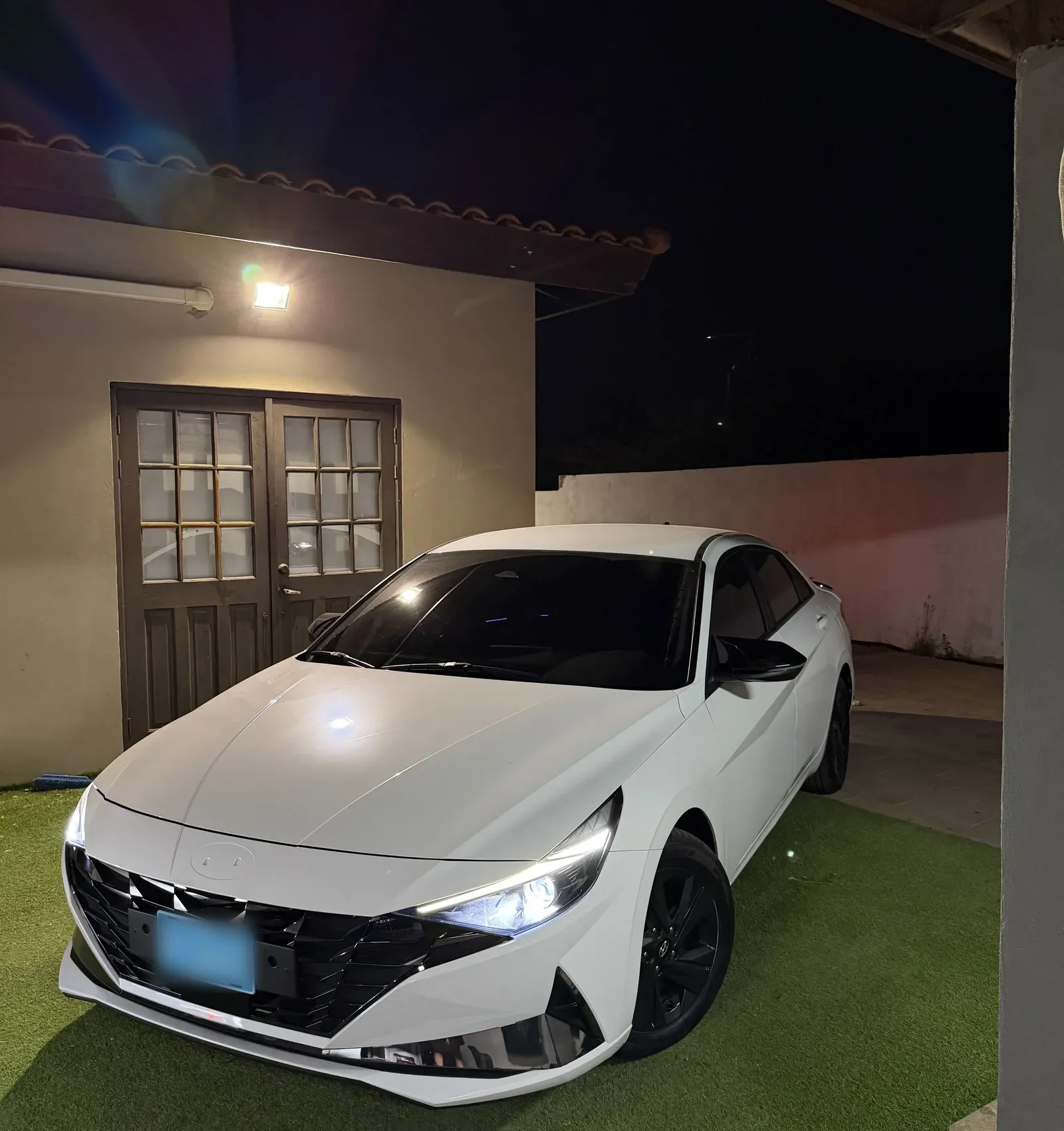 Hyundai Elantra ambient build